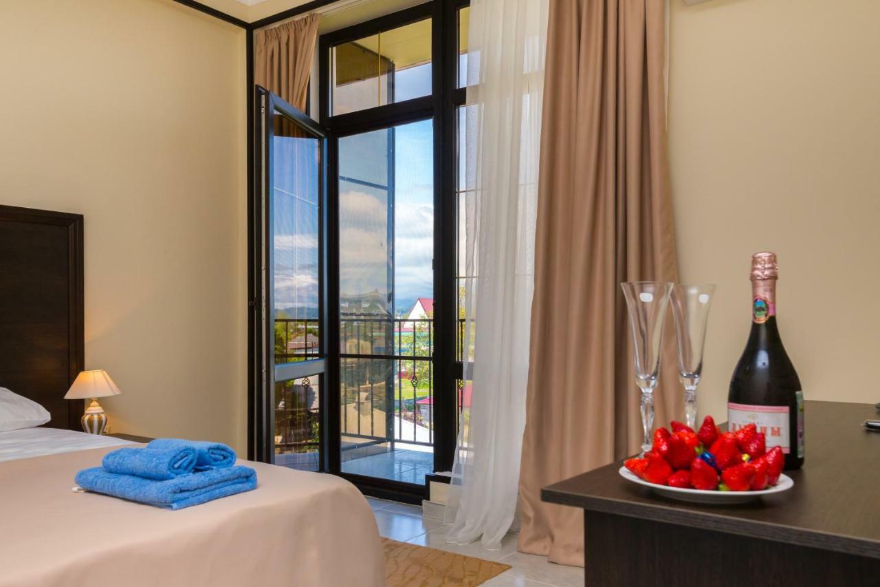 Bmg Hotel Sukhumi Eksteriør bilde
